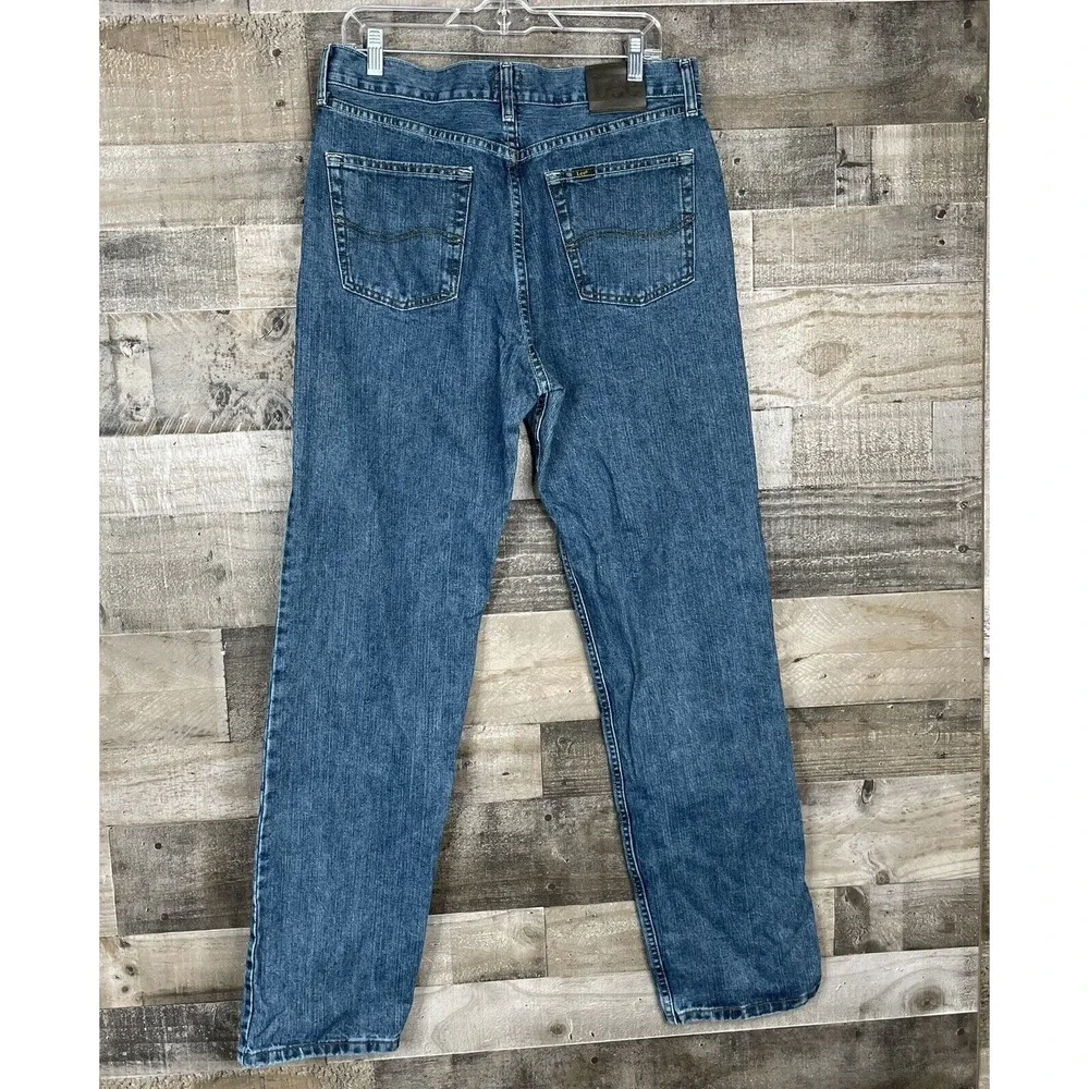 Vintage Lee Jeans Relaxed Fit Men's Size‎ 33 x 34 Blue Distressed Denim 5 Pocket